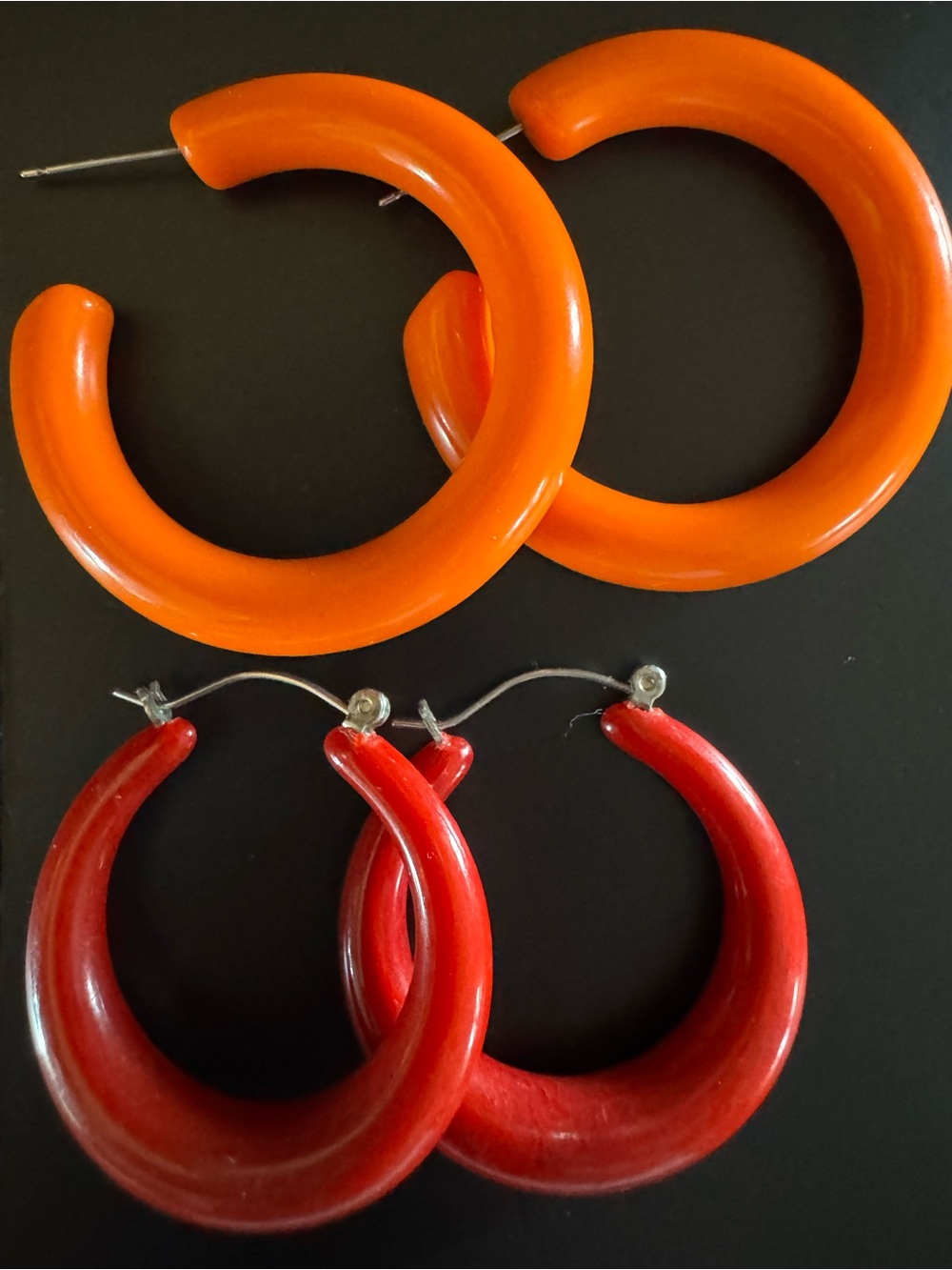 2 Pair Chunky Resin Hoop Earrings Orange Red Retro